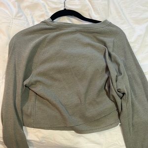 Urban Daizy Size Medium Green long sleeve